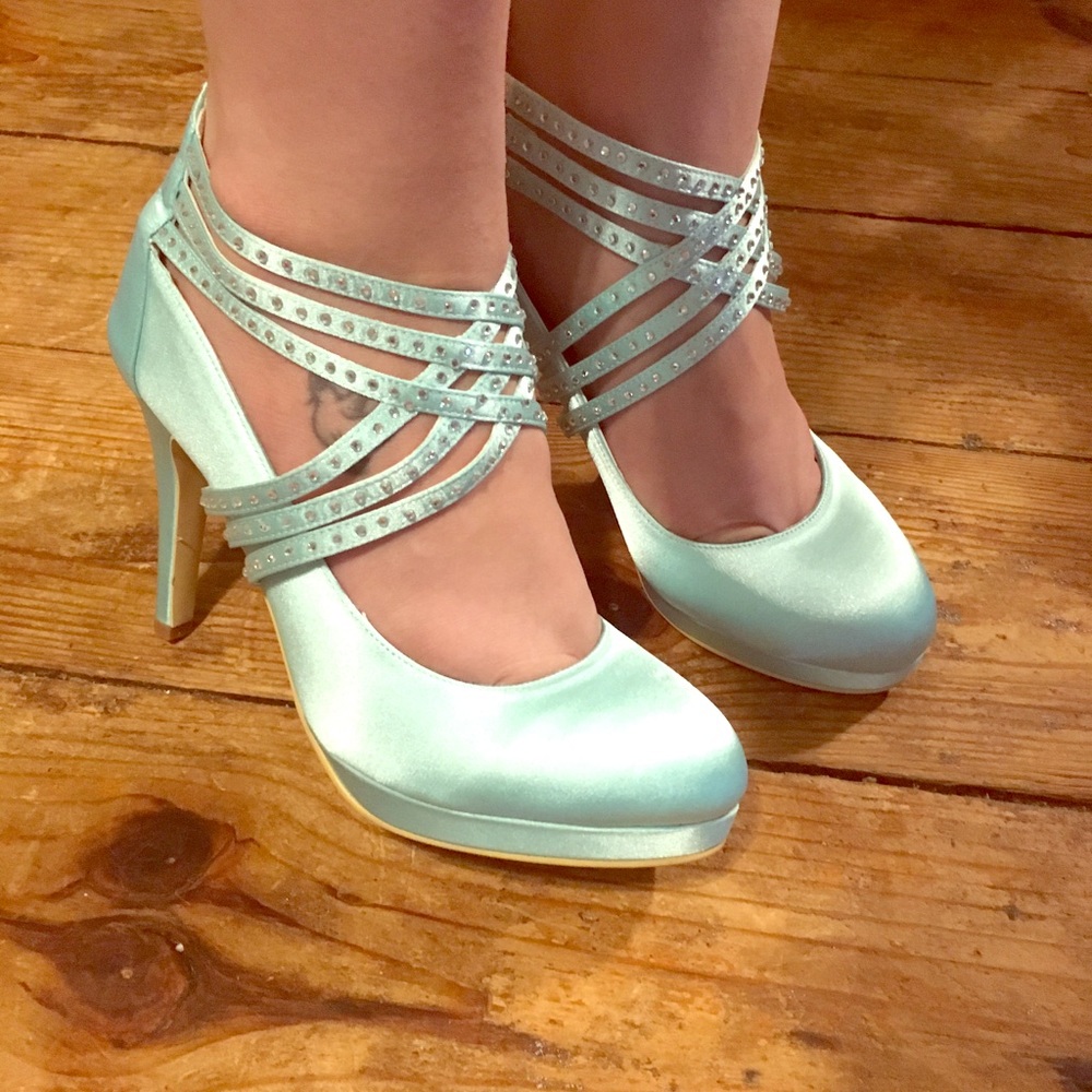 NEW Elegant Park Pumps Criss Cross Bling size 38